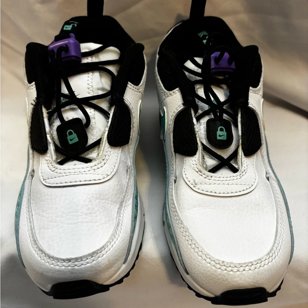 Nike Air Max 90 Toggle SE Sneaker - Picture 7 of 9